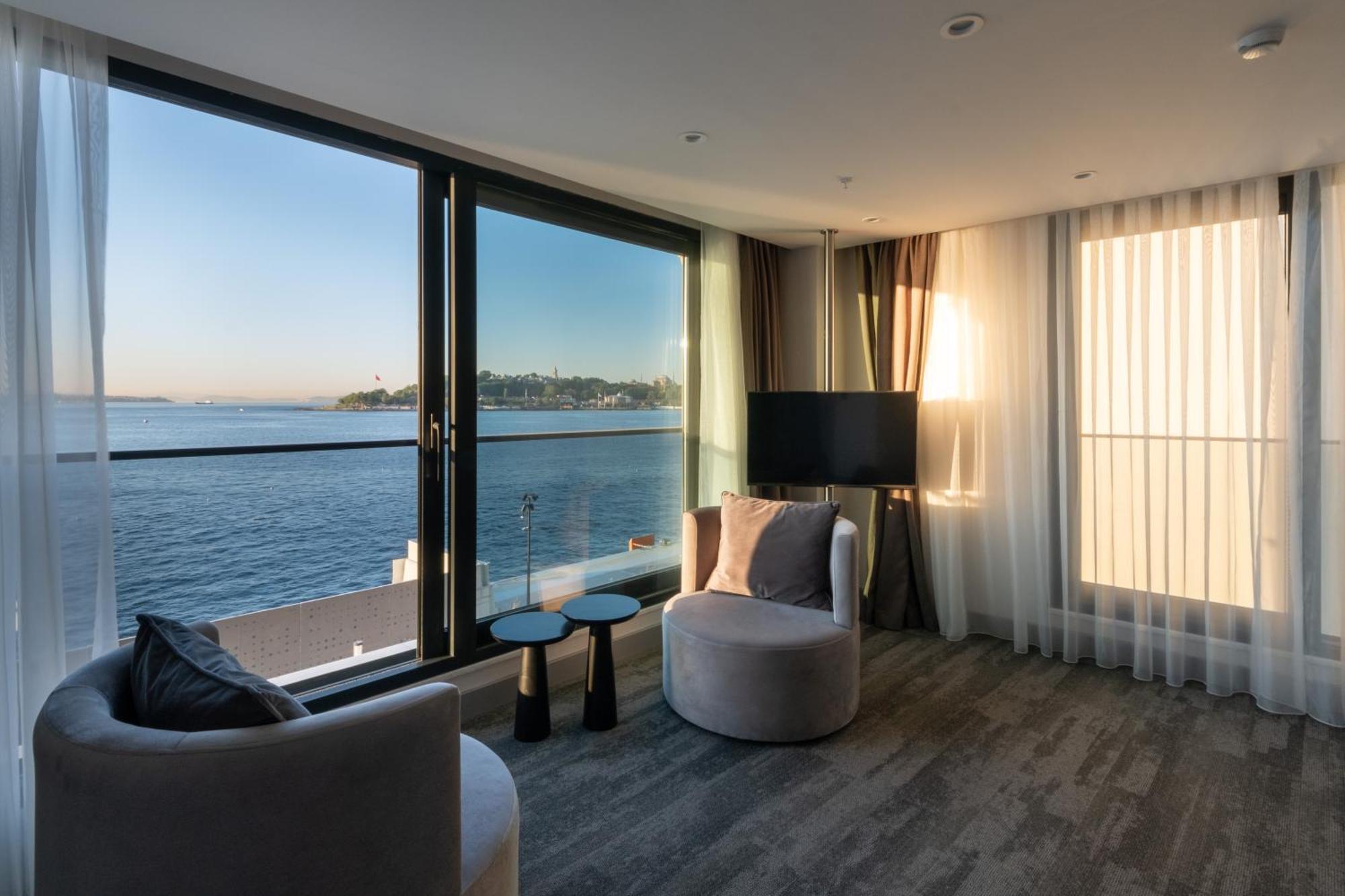 Pera Bosphorus Hotel Istanbul Exterior photo